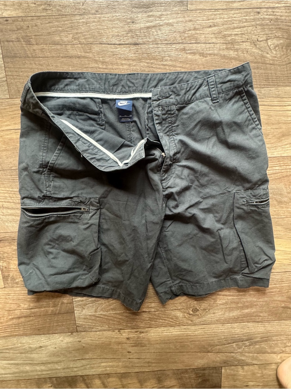 Vintage Nike Men’s Grey Cargo Shorts Size 38